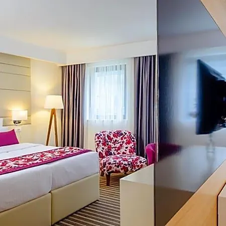 Hotel Festival 3*